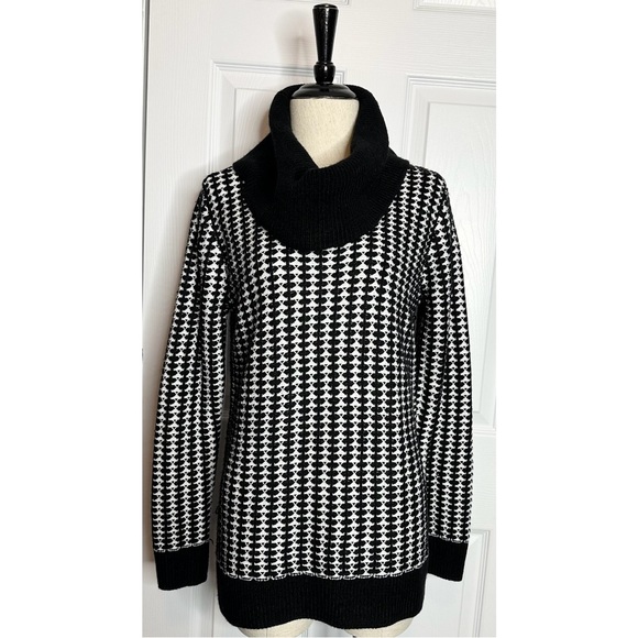 *CALVIN KLEIN* Black and White Cowl Neck
Boyfriend Sweater - Picture 1 of 7